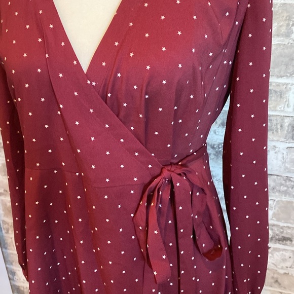 Loft petites wrap dress. Size OP. Maroon with white stars. Pretty. - Picture 4 of 16